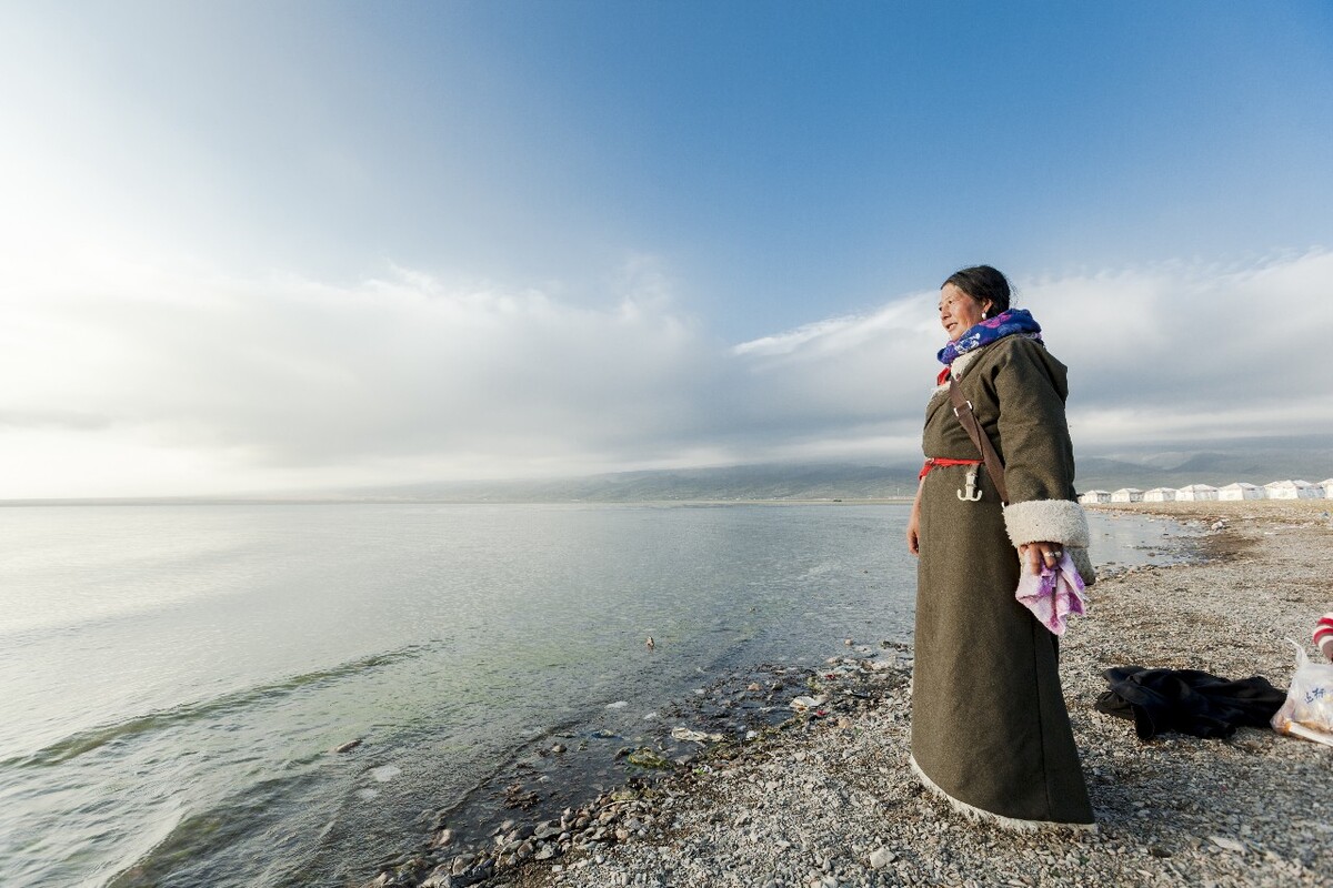 电影青海湖畔,电影青海湖畔，自然、人文与时代的交响乐章