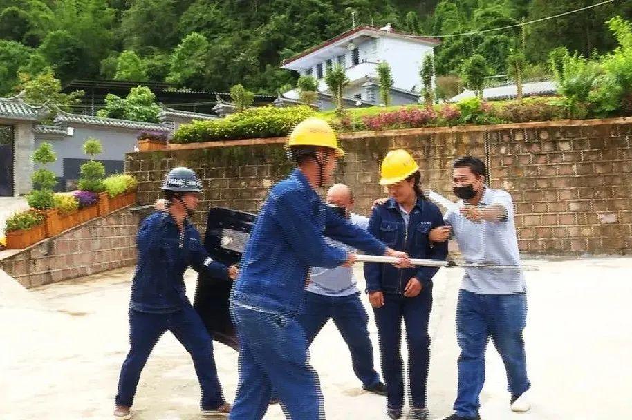 锦屏最新事件,锦屏村的温馨日常——友谊的绽放与爱的陪伴
