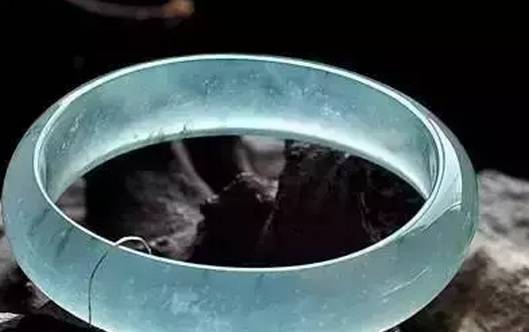玻璃手镯价格,玻璃手镯价格，市场价值与个人立场的探讨